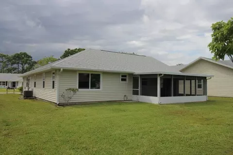 7031 SE Lillian Ct, Stuart, FL 34997 photo 2