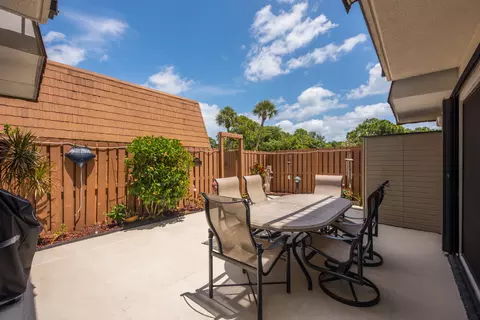 5676 SE Riverboat Dr, Stuart, FL 34997 photo 5