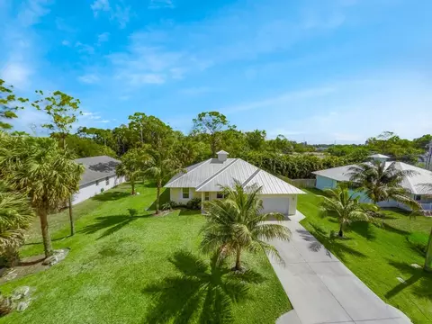 3921 SE Dixie Ross St, Stuart, FL 34997 photo 3