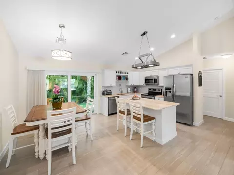 3921 SE Dixie Ross St, Stuart, FL 34997 photo 7