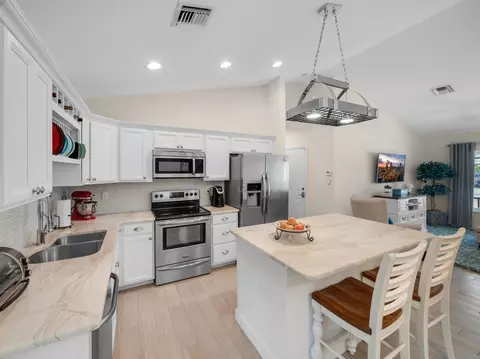 3921 SE Dixie Ross St, Stuart, FL 34997 photo 9