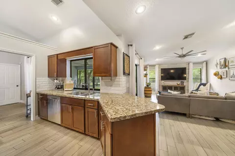 516 SE Mill Stream Ter, Stuart, FL 34997 photo 7