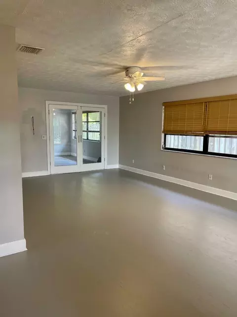 717 SE Flamingo Ave, Stuart, FL 34996 photo 5