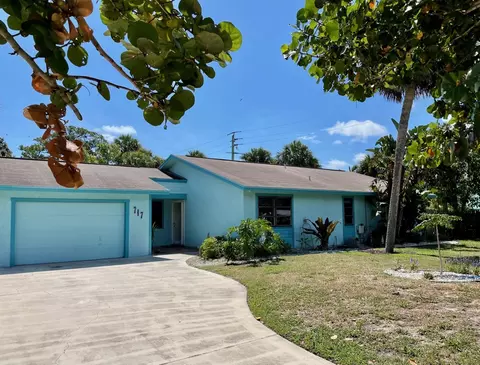 717 SE Flamingo Ave, Stuart, FL 34996 photo 1