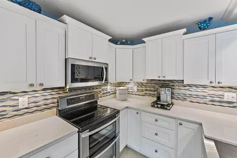 2403 24th Ct, Jupiter, FL 33477 photo 8