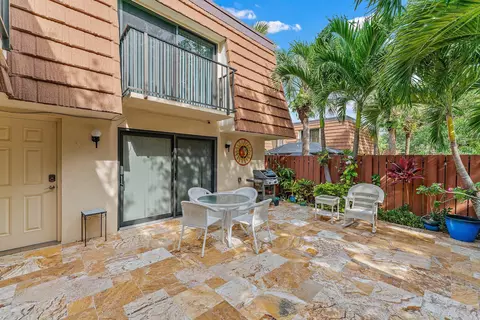 2403 24th Ct, Jupiter, FL 33477 photo 5