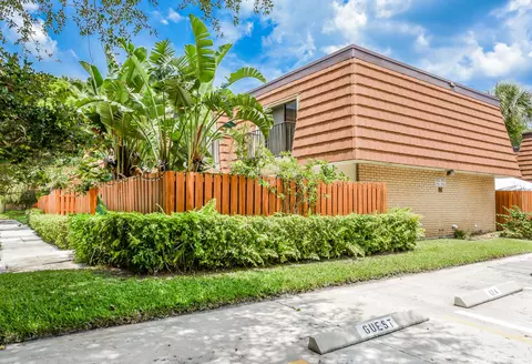 2701 27th Ct, Jupiter, FL 33477 photo 2