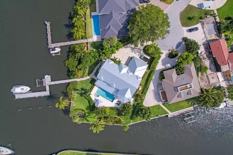 3933 SE Topsail Ct, Stuart, FL 34997 photo 5