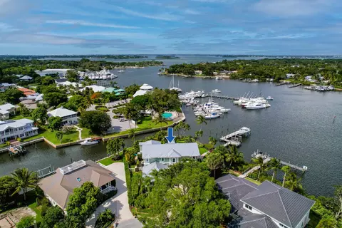 3933 SE Topsail Ct, Stuart, FL 34997 photo 9