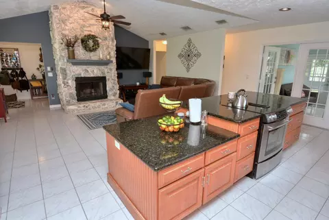 379 SW Harbor St, Stuart, FL 34997 photo 9