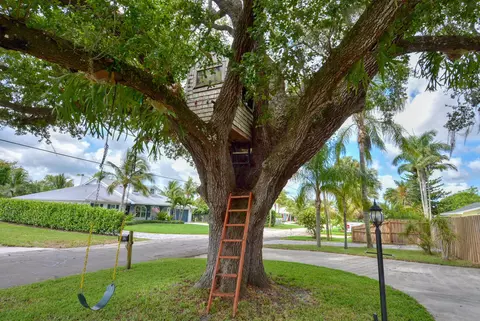 379 SW Harbor St, Stuart, FL 34997 photo 7