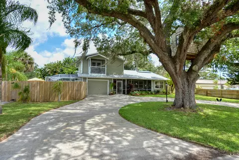 379 SW Harbor St, Stuart, FL 34997 photo 4
