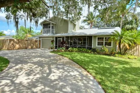 379 SW Harbor St, Stuart, FL 34997 photo 2