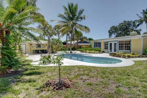 845 SE 13th St, Stuart, FL 34994 photo 2