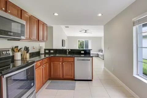 4952 SE Duval Dr, Stuart, FL 34997 photo 5