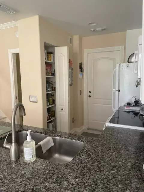 246 Iris Dr, Jupiter, FL 33458 photo 9