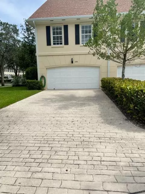 246 Iris Dr, Jupiter, FL 33458 photo 3