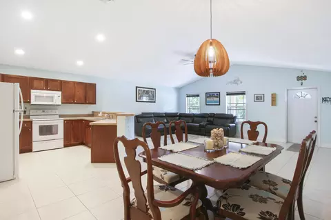 5936 SE Inez Ave, Stuart, FL 34997 photo 6