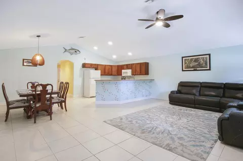 5936 SE Inez Ave, Stuart, FL 34997 photo 2