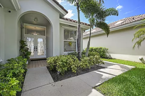 196 Hampton Cir, Jupiter, FL 33458 photo 4