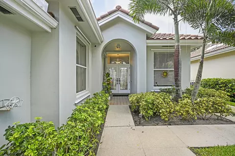 196 Hampton Cir, Jupiter, FL 33458 photo 3