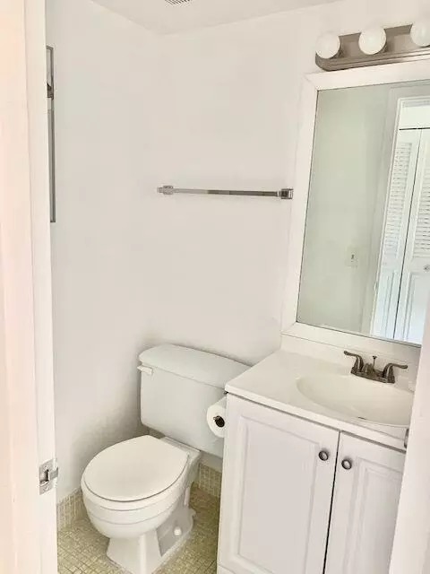 2093 Cornwall E, Boca Raton, FL 33434 photo 8