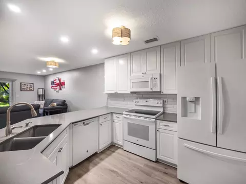 147 Timberwalk Trl, Jupiter, FL 33458 photo 2