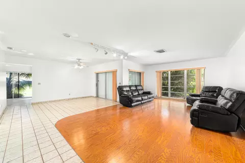 3948 SE Fairway E, Stuart, FL 34997 photo 4