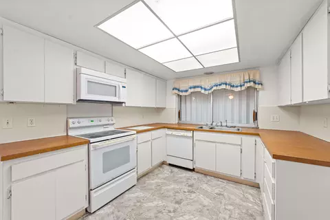 3948 SE Fairway E, Stuart, FL 34997 photo 13