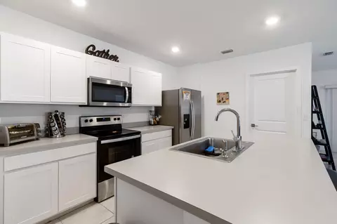 3869 SE Lee St, Stuart, FL 34997 photo 7