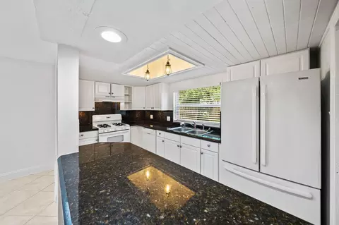 5889 Williamson Rd, Jupiter, FL 33458 photo 12