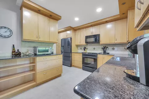 5490 Pine Ln, Coral Springs, FL 33067 photo 3