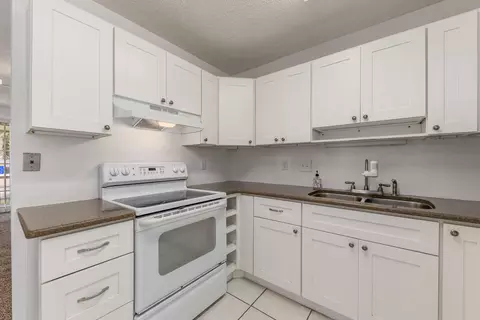 4584 SE Geneva Dr, Stuart, FL 34997 photo 7