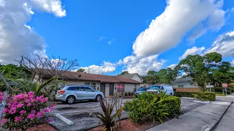 131 N E St, FL 33460
