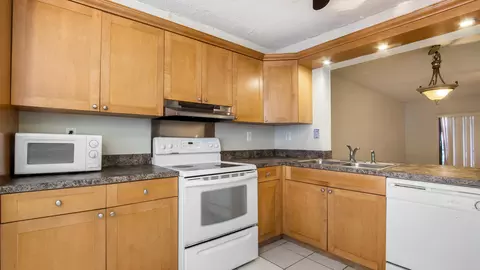 132 E Laurel Dr #902, Margate, FL 33063 photo 13