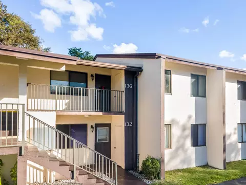 132 E Laurel Dr #902, Margate, FL 33063 photo 4