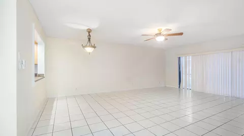 132 E Laurel Dr #902, Margate, FL 33063 photo 8