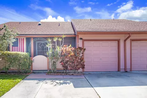 7 Walcott Dr, Boynton Beach, FL 33426 photo 2