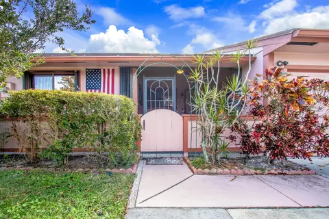 7 Walcott Dr, Boynton Beach, FL 33426 photo 1