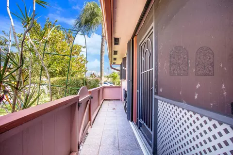 7 Walcott Dr, Boynton Beach, FL 33426 photo 4