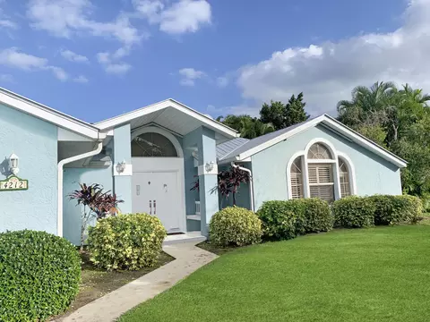 4212 SE Rainbows End, Stuart, FL 34997 photo 2