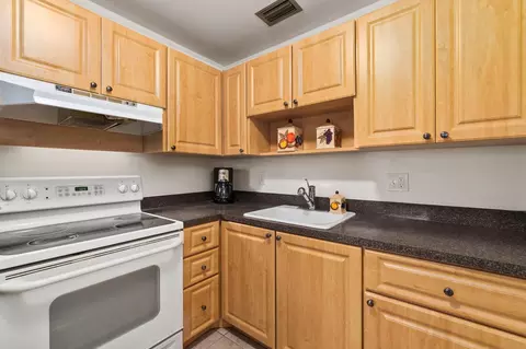 2600 SE Ocean Blvd, Stuart, FL 34996 photo 5
