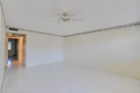 1076 Cornwall D, Boca Raton, FL 33434 photo 3