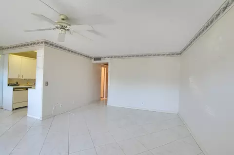 1076 Cornwall D, Boca Raton, FL 33434 photo 4
