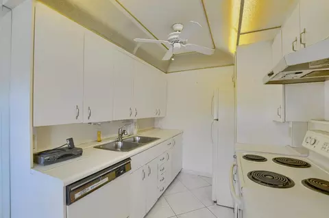 1076 Cornwall D, Boca Raton, FL 33434 photo 10