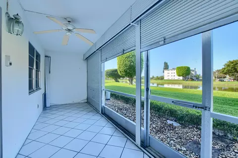 1076 Cornwall D, Boca Raton, FL 33434 photo 2