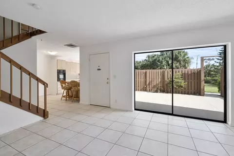 6112 SE Riverboat Dr SE #908, Stuart, FL 34997 photo 3