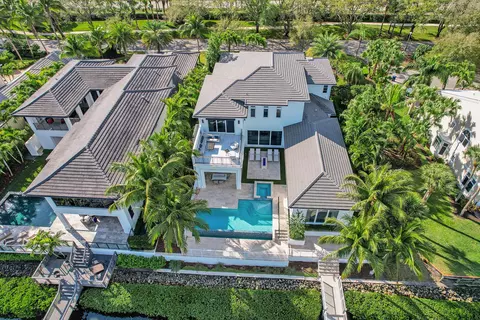 300 Eagle Dr, Jupiter, FL 33477 photo 2