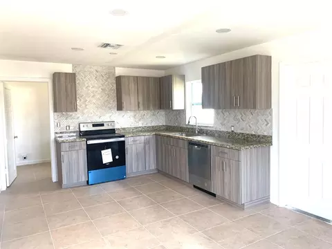 675 SE 5th St, Belle Glade, FL 33430