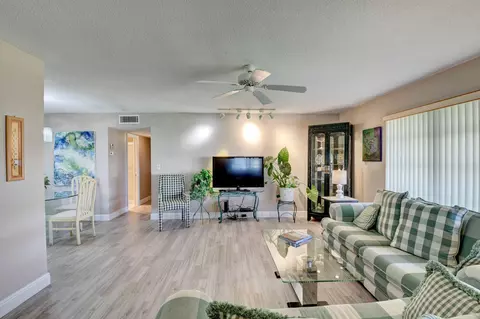 200 High Point Ct E #D, Delray Beach, FL 33445 photo 2
